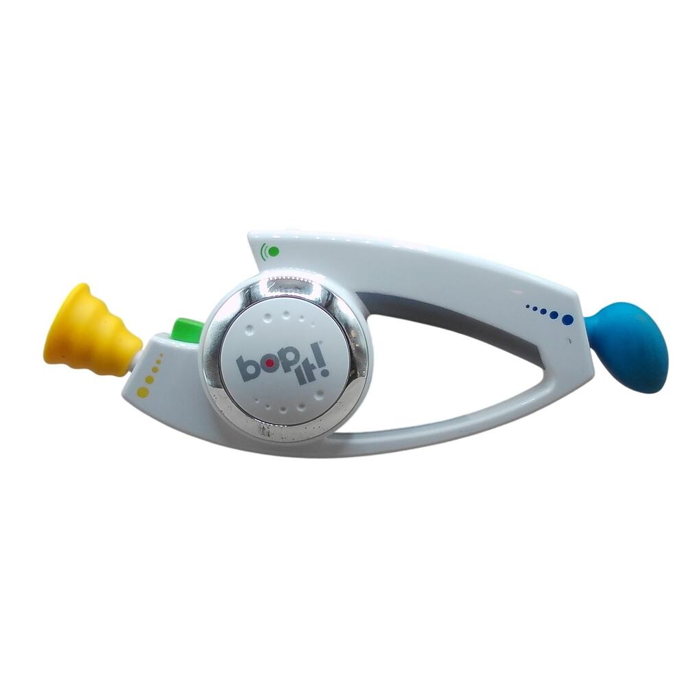 Hasbro Bop It! Shout It 2008 Edition C-290B Works Talking Electronic Game